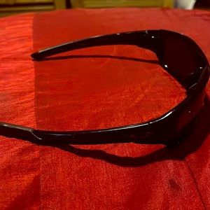 Oakley   Valve sunglasses one size fits all used condition